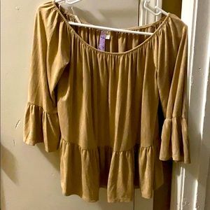 Women’s/Juniors Shirt Size Medium-Alta Brand